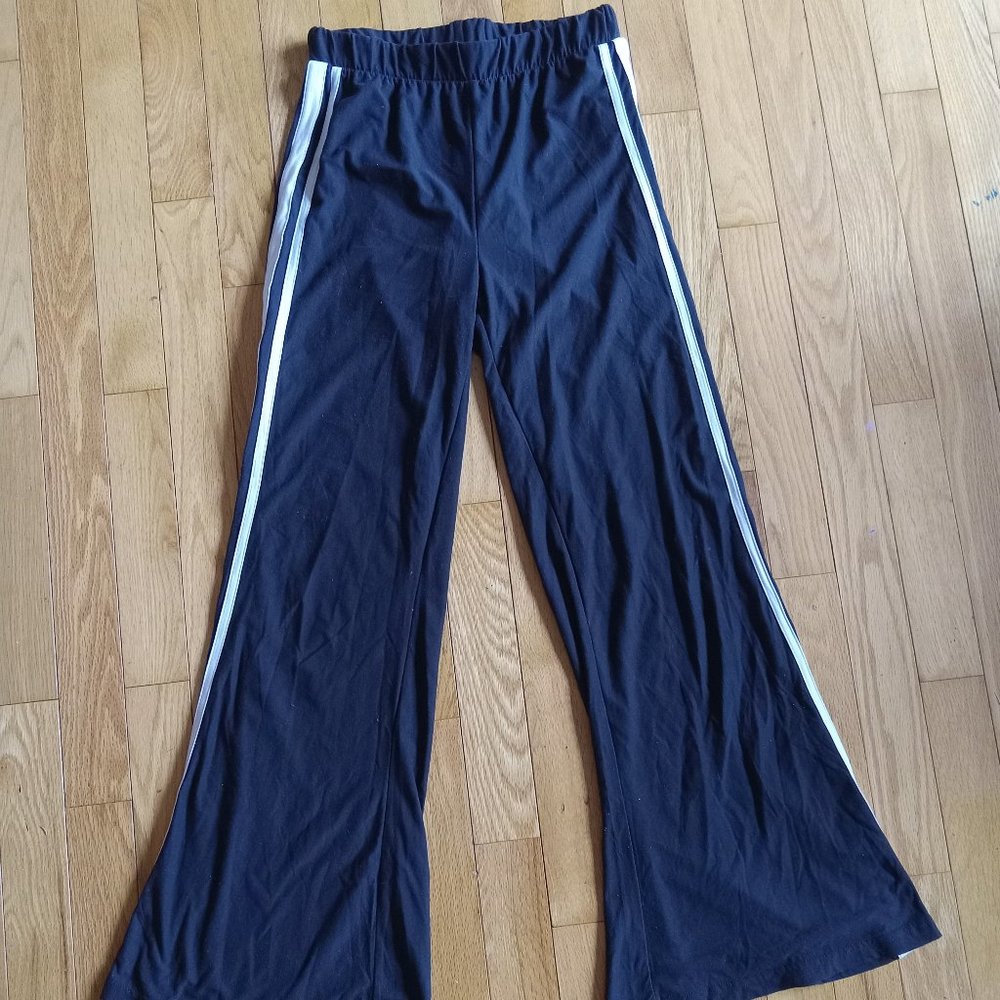 2 pairs of gym pants